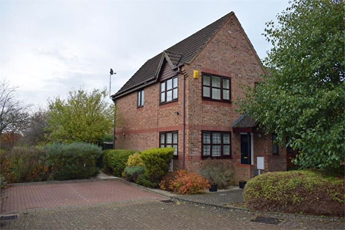 3 Bedroom Semi-Detached House To Rent In Dodman Green, Tattenhoe, Milton Keynes, MK4