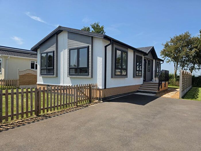 2 Bedroom Park Home For Sale In Two Bed Omar Image, Berry Green Park, Clopton, Kettering, Northamptonshire, NN14
