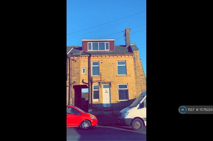 2 Bedroom Terraced House To Rent In Munby Street, Bradford, BD8
