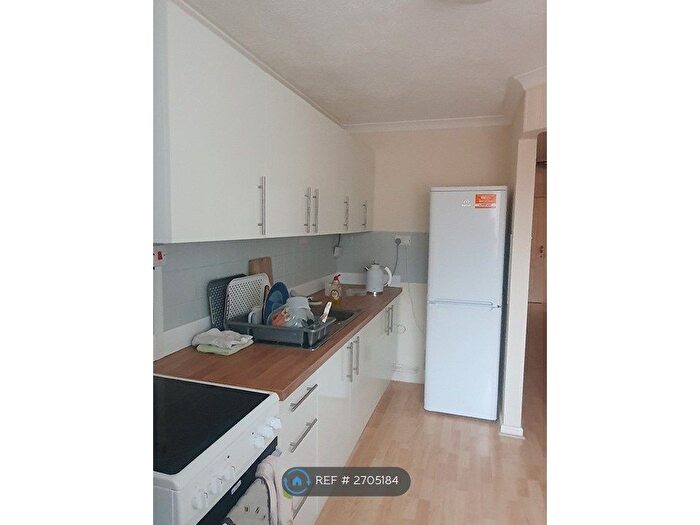 2 Bedroom Flat To Rent In Rydal Road, Gosforth, Newcastle Upon Tyne, NE3