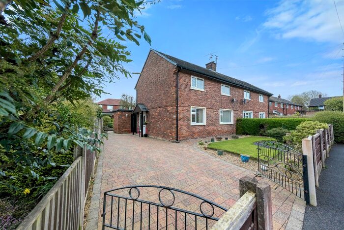 3 Bedroom Semi-Detached House For Sale In Maple Road, Winwick, Warrington, Cheshire, WA2