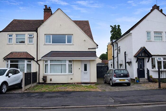 3 Bedroom Semi Detached House To Rent In Ivanhoe Avenue, Nuneaton, CV11