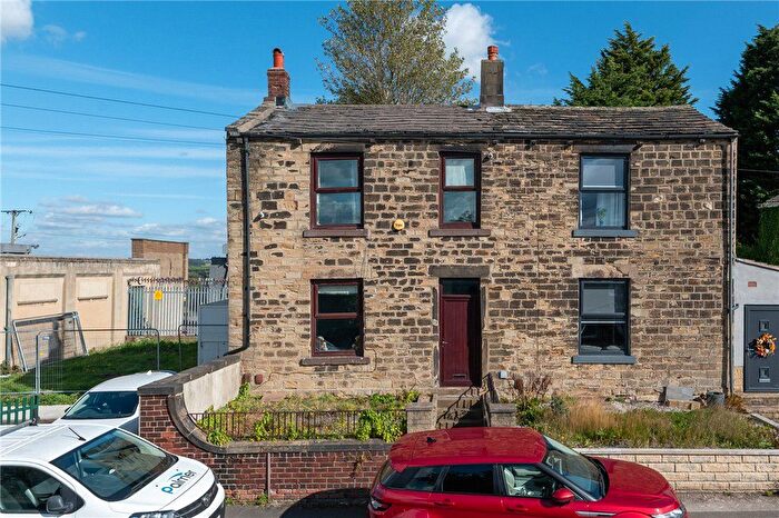 3 Bedroom Semi-detached House For Sale In White Lee Road, Batley, West Yorkshire, WF17