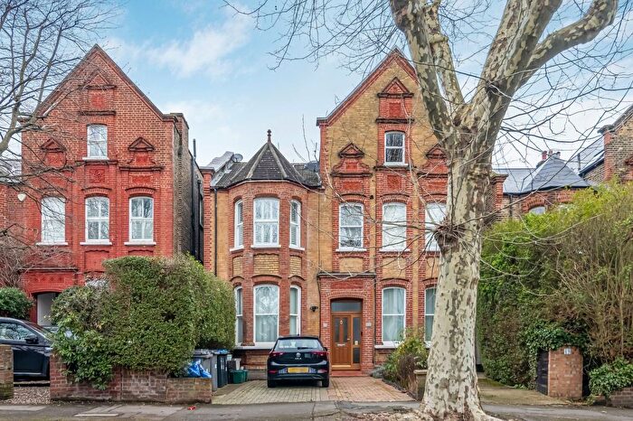 2 Bedroom Flat For Sale In Christchurch Avenue, Brondesbury, London, NW6