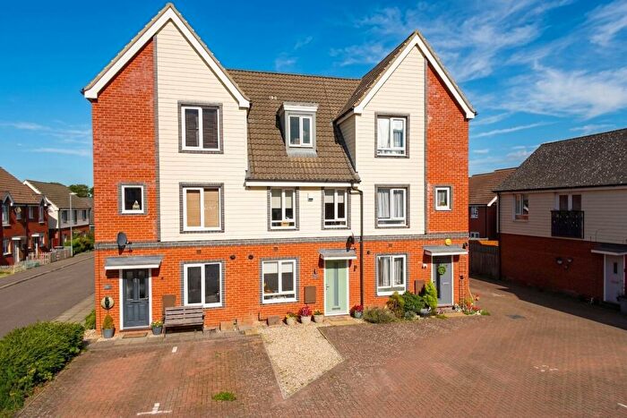 3 Bedroom Town House For Sale In Heron Road, Queens Hill, Norwich, NR8
