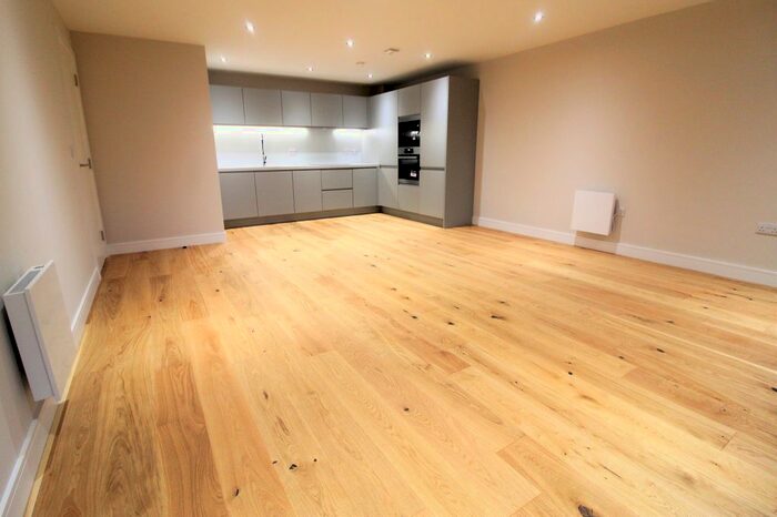 2 Bedroom Flat To Rent In Horsforth Mill, Low Lane, Horsforth, LS18