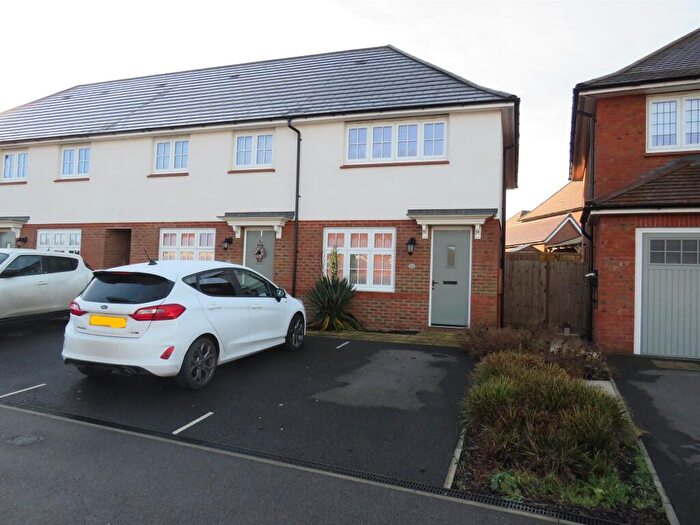 2 Bedroom End Of Terrace House For Sale In Eagle Road, Warminster, BA12
