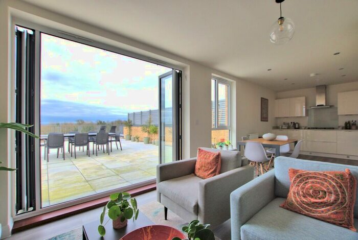 3 Bedroom Apartment To Rent In Renard Way, Trumpington, CB2