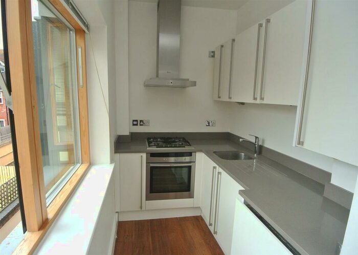 2 Bedroom Apartment To Rent In Weybridge, KT13