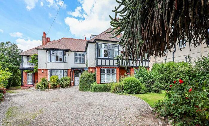 2 Bedroom Apartment To Rent In Westcliff On Sea, SS0