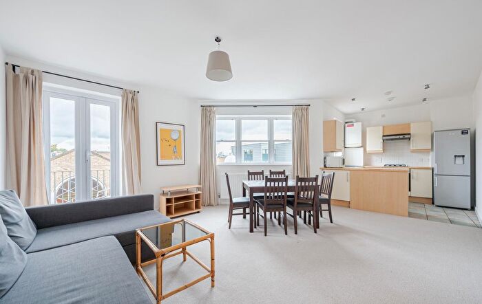 2 Bedroom Flat To Rent In Victoria Rise, London, SW4