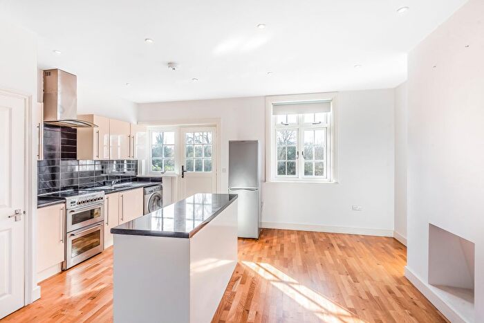 2 Bedroom Property To Rent In Sergeants Green Lane, Waltham Abbey, EN9