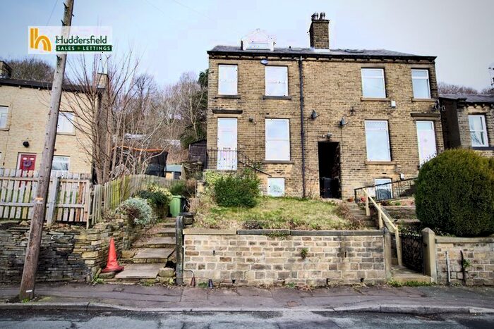 4 Bedroom End Of Terrace House To Rent In Halifax Old Road, Birkby, Huddersfield, HD2