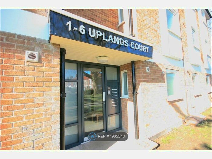 3 Bedroom Flat To Rent In Upton Road, Norwich, NR4