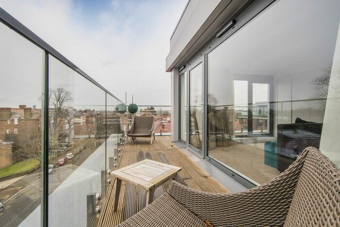 2 Bedroom Flat To Rent In Macaulay Road, London, SW4