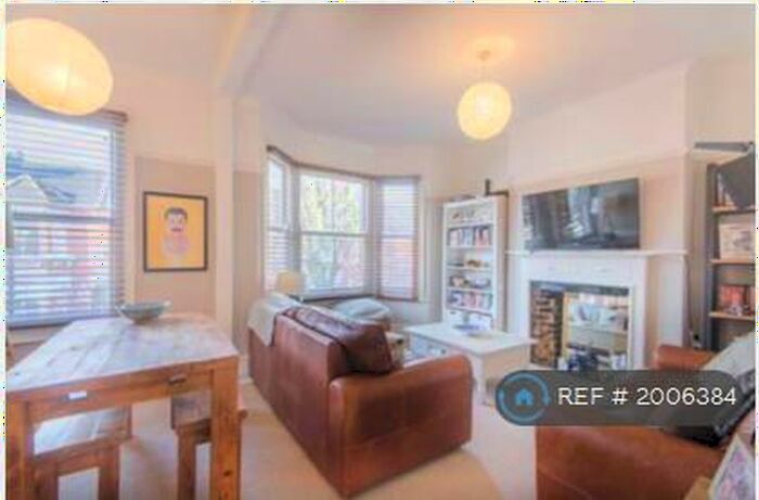 2 Bedroom Flat To Rent In Kinsale Road, London, SE15