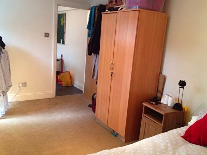 2 Bedroom Flat To Rent In Richborne Terrace, Oval, London, SW8