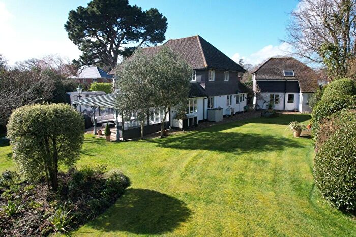 4 Bedroom Detached House For Sale In Church Mead, Lymington, Hampshire, SO41