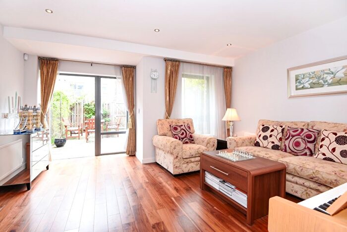 3 Bedroom Detached House To Rent In Elbe Street, Fulham, London, SW6