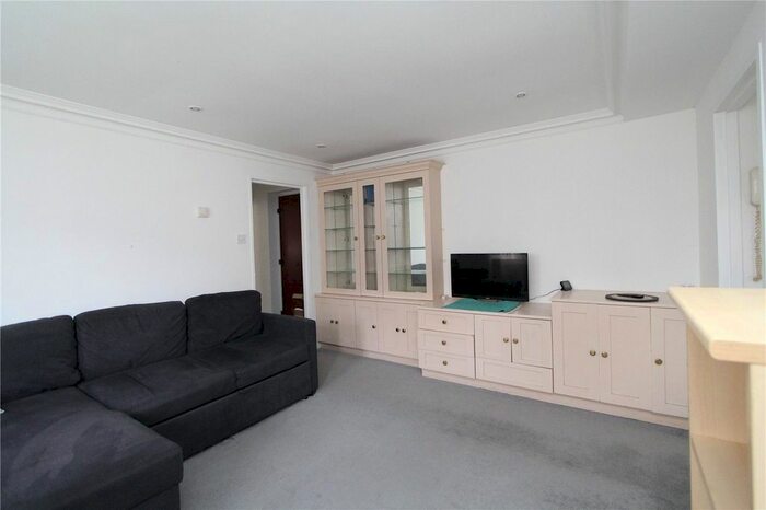 1 Bedroom Flat To Rent In Creswick Court, London, W3