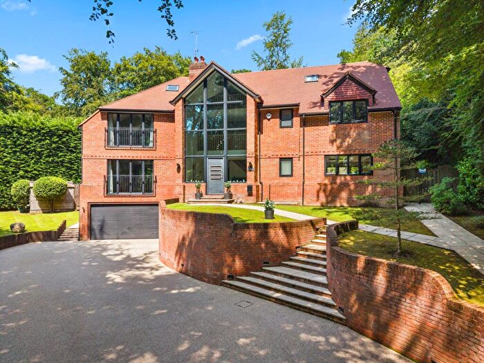 6 Bedroom Detached House For Sale In St. Johns Road, Hazlemere, HP15
