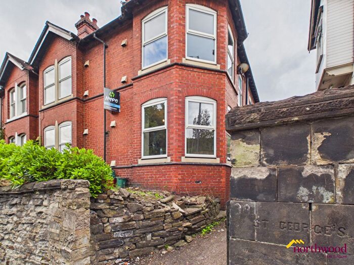 3 Bedroom Flat To Rent In Porthill Bank, Porthill, Newcastle-Under-Lyme, ST5