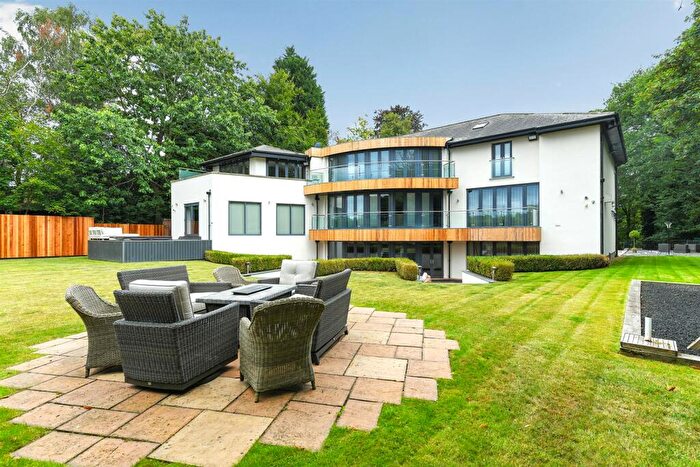 6 Bedroom Detached House For Sale In Hall View, Adams Hill, Nottingham, NG7