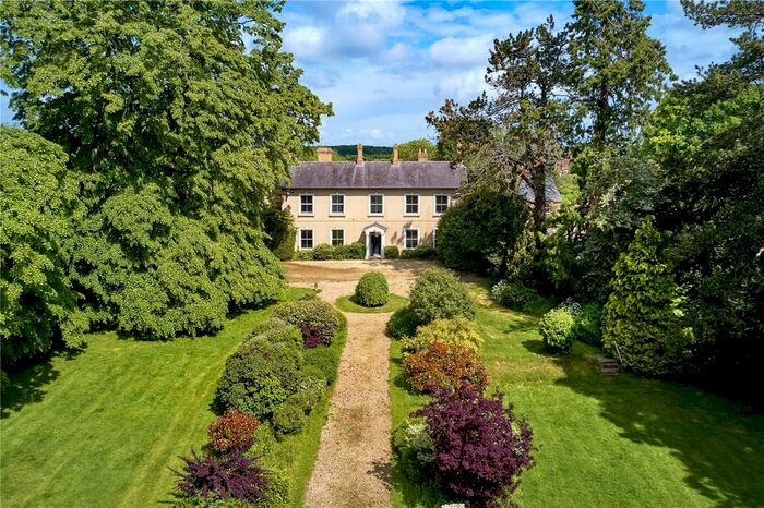 7 Bedroom Detached House For Sale In High Street, Croughton, Brackley, Northamptonshire, NN13