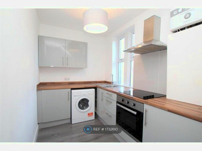 1 Bedroom Flat To Rent In Wickham Lane, London, SE2
