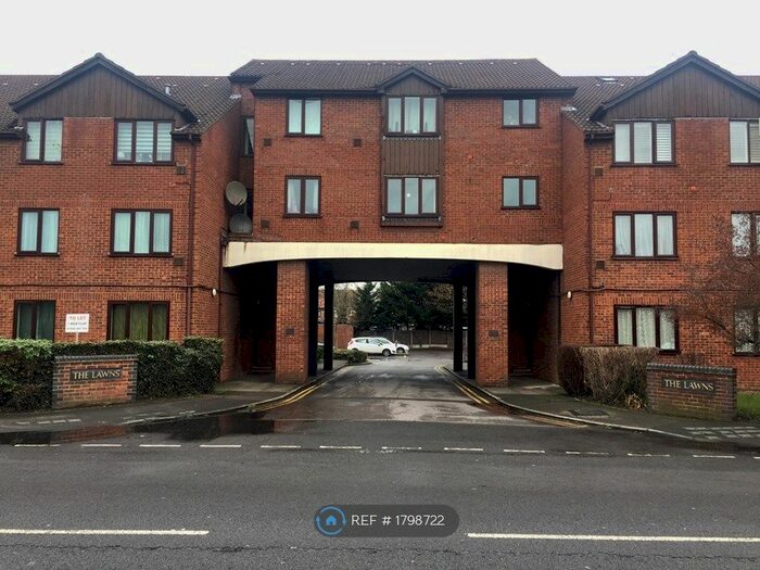 1 Bedroom Flat To Rent In Old Bath Road, Colnbrook, Slough, SL3