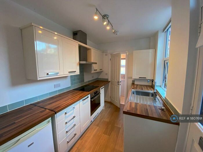 1 Bedroom Flat To Rent In Briar Road, Sheffield, S7