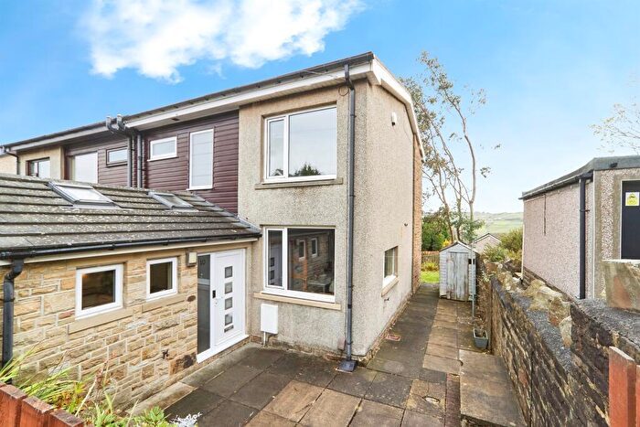 3 Bedroom Semi Detached House For Sale In Heather Bank Avenue, Oakworth, Keighley, BD22