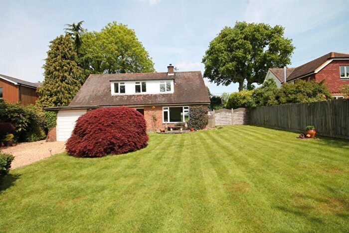 4 Bedroom Detached Bungalow To Rent In Billingshurst Road, Wisborough Green, RH14