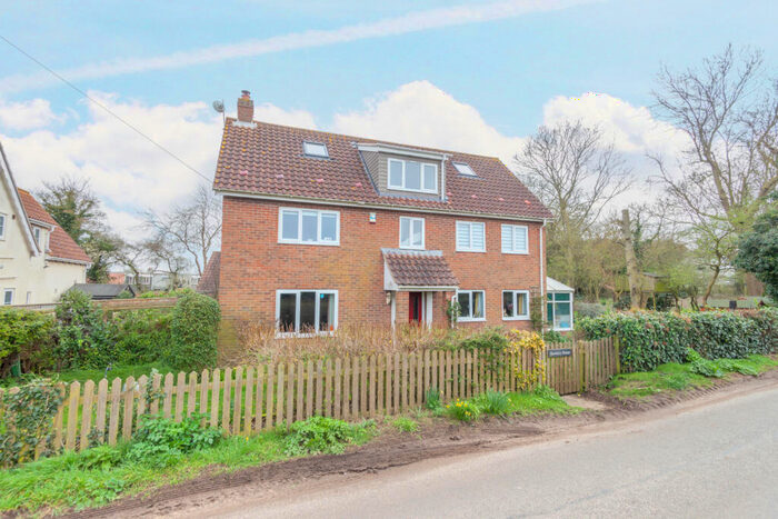 6 Bedroom Detached House For Sale In Ferry Road, IP12