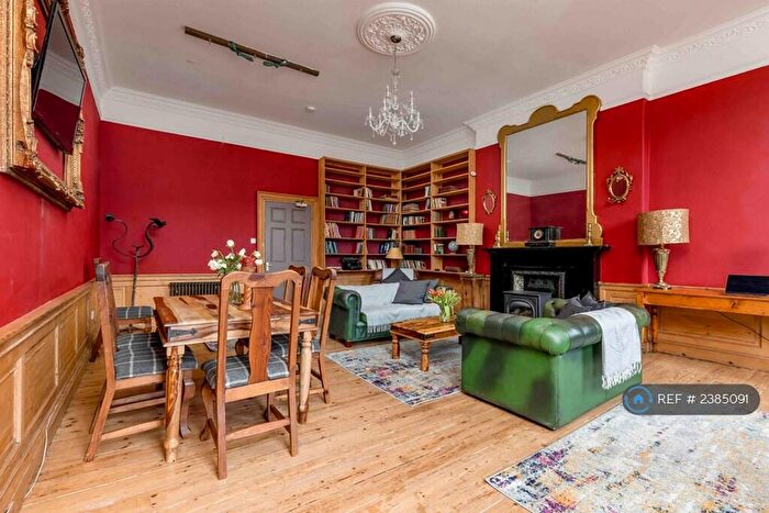 2 Bedroom Flat To Rent In York Place, Edinburgh, EH1