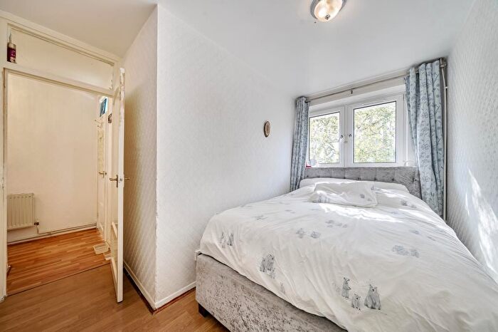 3 Bedroom Flat For Sale In Portobello Road, London, W10