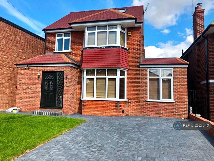 5 Bedroom Detached House To Rent In Merryhills Drive, London, EN2