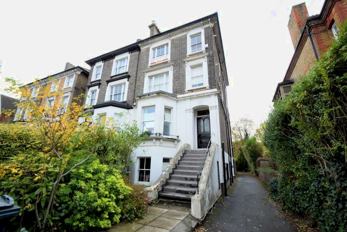 2 Bedroom Flat To Rent In Thurlow Park Road, London, SE21