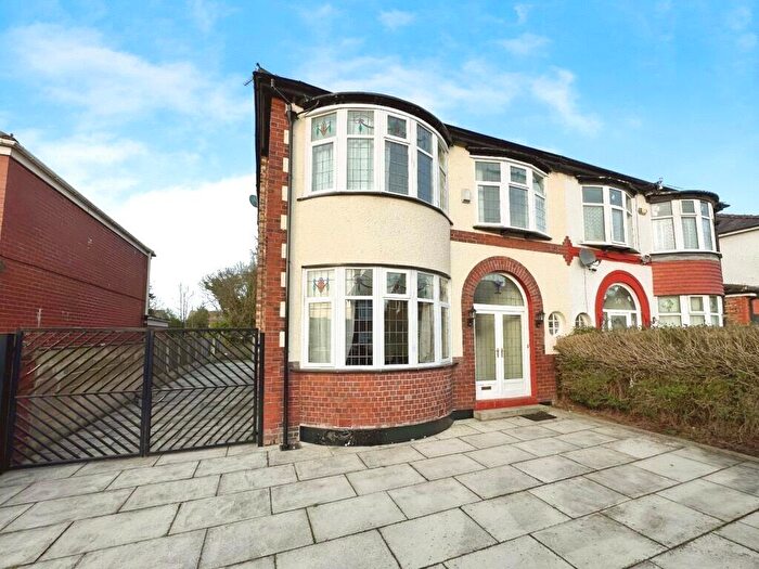 4 Bedroom Semi Detached House To Rent In Brantingham Road, Whalley Range, Manchester, M16