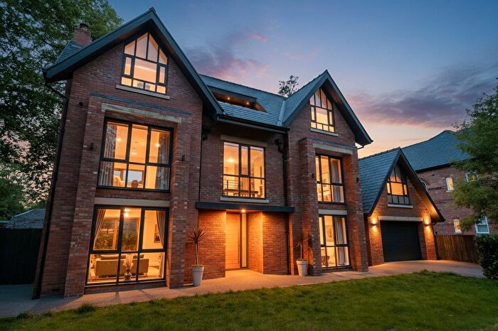 5 Bedroom Detached House For Sale In Sandwich Road, Ellesmere Park, M30