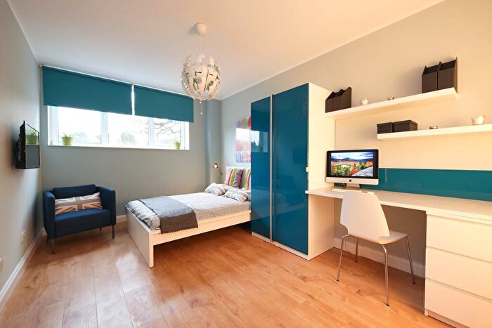 5 Bedroom Flat To Rent In Library Court, Fairoak Road, Cathays, CF24