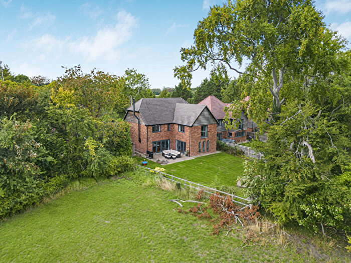 5 Bedroom Detached House For Sale In Meadow View, Rowstock, OX11