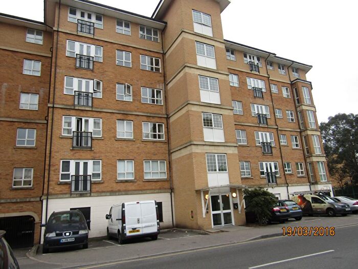 1 Bedroom Flat To Rent In Rookery Way, London, NW9