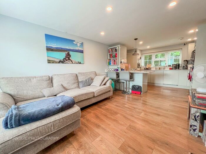 2 Bedroom Flat To Rent In The Firs, Welwyn Garden City, AL8