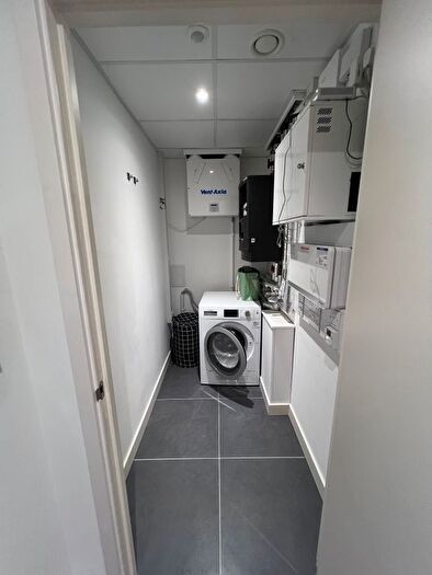 1 Bedroom Flat To Rent In Flat, Kayani Avenue, N4