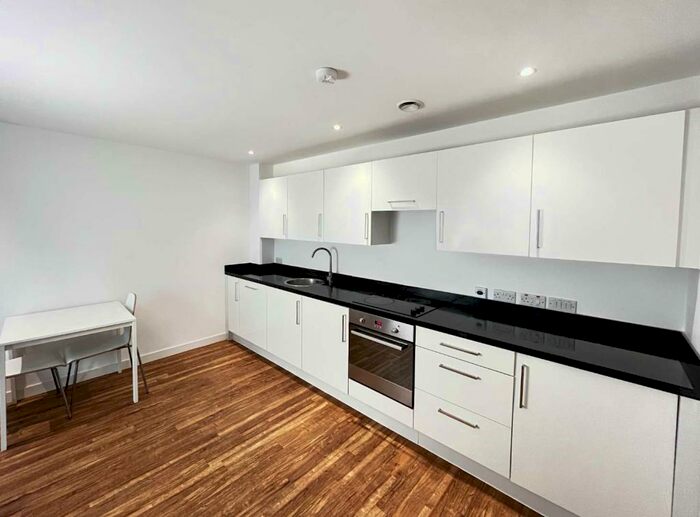 2 Bedroom Flat To Rent In The Exchange, Salford Quays, Manchester, M5