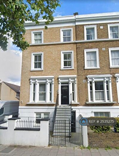 3 Bedroom Flat To Rent In Nunhead Green, London, SE15