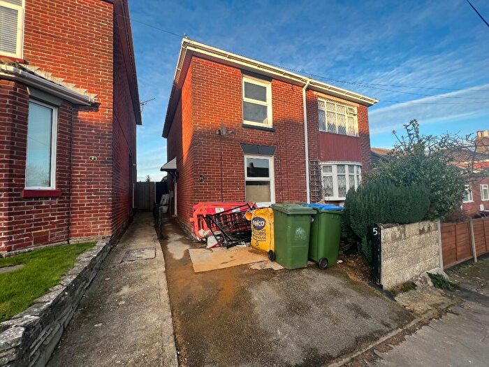 2 Bedroom Semi-Detached House To Rent In Furze Road, Sholing, SO19