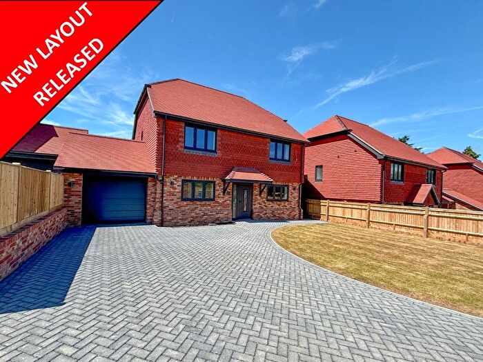 4 Bedroom Detached House For Sale In Bradshaw Close, Guestling, TN35