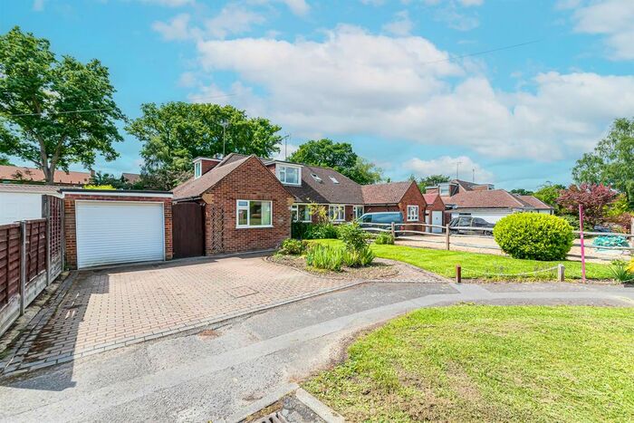 3 Bedroom Semi-Detached House To Rent In Rowan Drive, Crowthorne, RG45